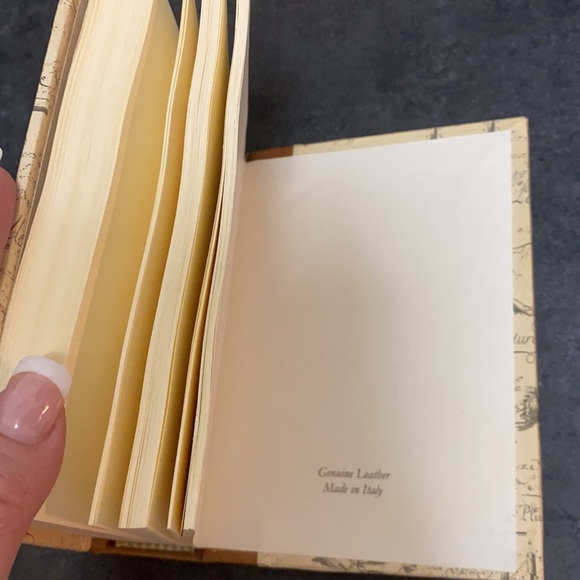 Vintage new and unused genuine leather-bound journal w/blank pages made in Italy - Picture 6 of 10